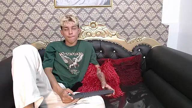 Snapshot of Sebas_cat chatting on September 20, 2025, 4:24 am Sebas cat online show from September 20, 2025, 4:24 am