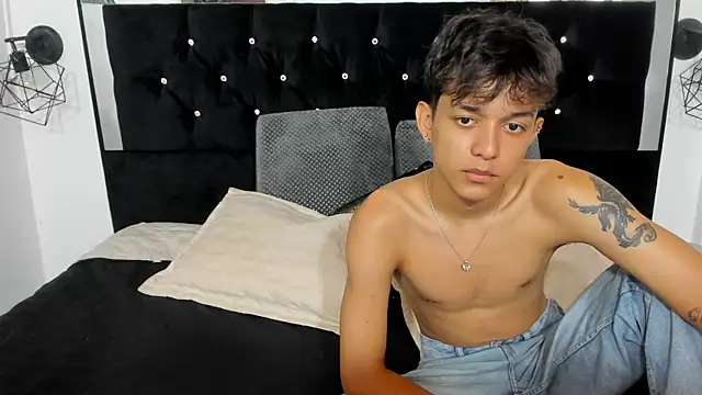 Snapshot of Sebas_cat chatting on November 3, 2025, 7:59 pm Sebas cat online show from November 3, 2025, 7:59 pm