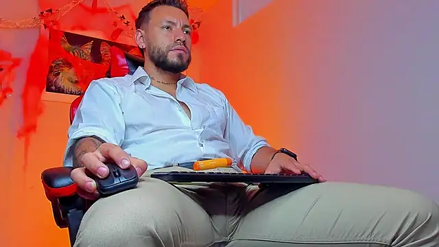 Snapshot of DIMITRI_MASTEER chatting on October 17, 2025, 9:39 pm DIMITRI MASTEER online show from October 17, 2025, 9:39 pm