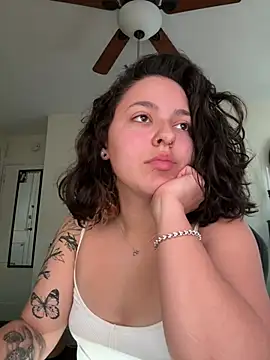 babykalirose online show from April 10, 2026, 5:39 pm