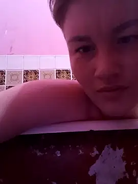 MoonIrene online show from February 20, 2026, 4:40 pm