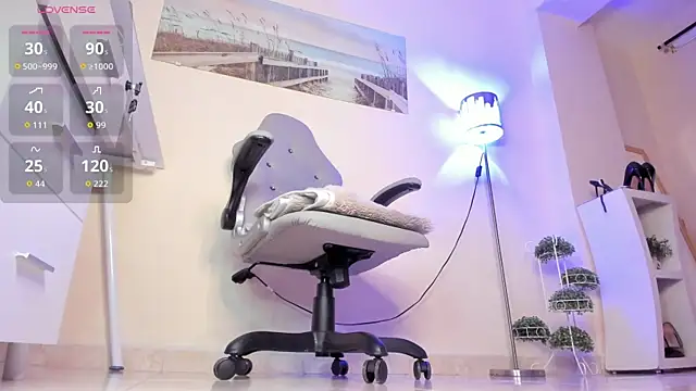 anastacya  online show from March 12, 2026, 12:44 pm