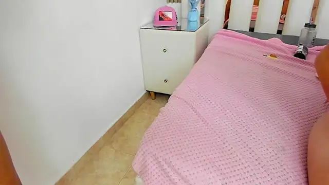 KailinANDrihky online show from October 6, 2025, 2:31 am