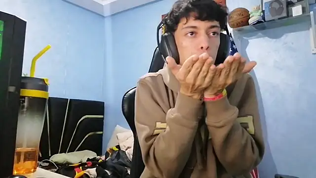 Dark DesireX online show from December 4, 2025, 10:07 pm