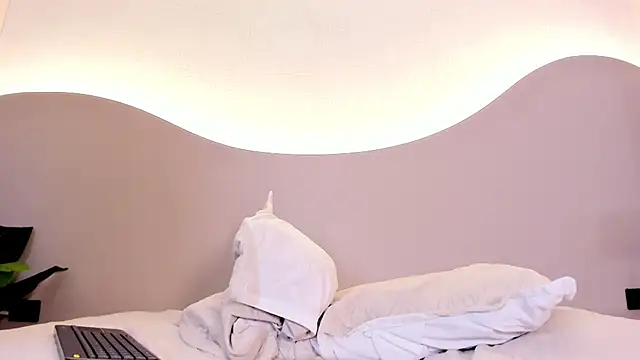 bianca angel  online show from April 5, 2026, 6:38 pm