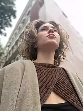 KellyKeler online show from October 19, 2025, 9:10 am