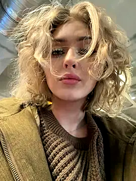 KellyKeler online show from October 29, 2025, 12:29 pm