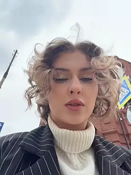 KellyKeler online show from February 18, 2026, 1:29 pm