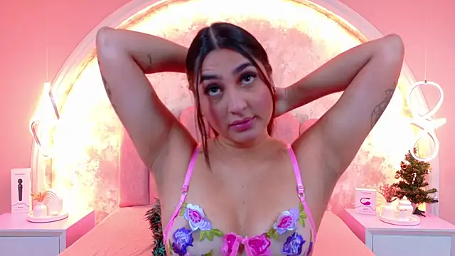 JasmineRhodes online show from December 18, 2025, 12:33 pm