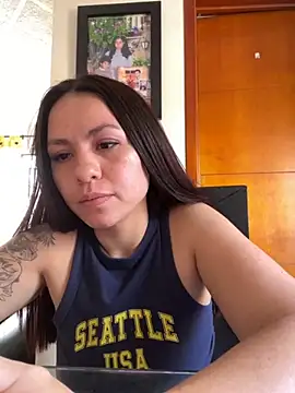 Snapshot of Zoe_Rowan chatting on November 4, 2025, 3:44 pm Zoe Rowan online show from November 4, 2025, 3:44 pm