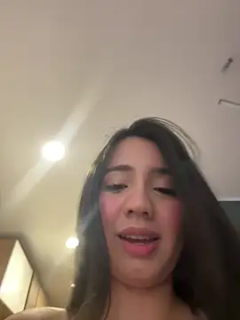 Michelle Zoe online show from October 17, 2025, 5:21 am