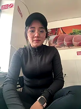 Michelle Zoe online show from November 6, 2025, 9:59 pm