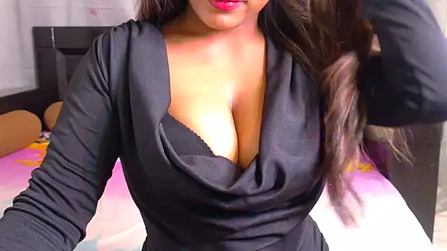 nylaahh-12 online show from May 27, 2026, 7:22 pm