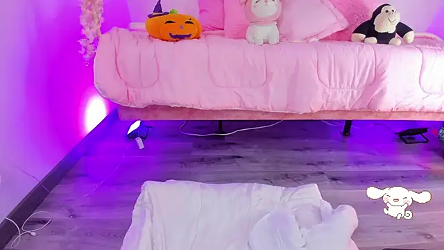 hannacutegod online show from October 1, 2025, 3:56 am