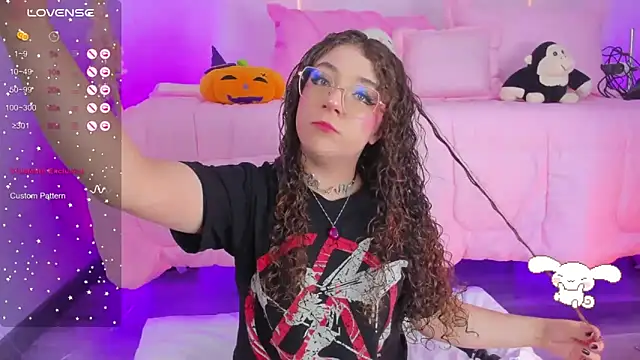 hannacutegod online show from October 25, 2025, 4:09 am