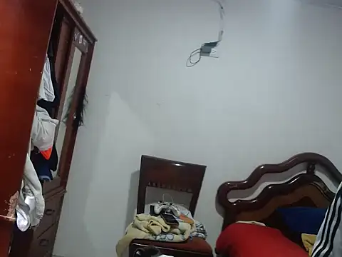 Snapshot of Valentina_bss chatting on October 4, 2025, 12:25 pm Valentina bss online show from October 4, 2025, 12:25 pm