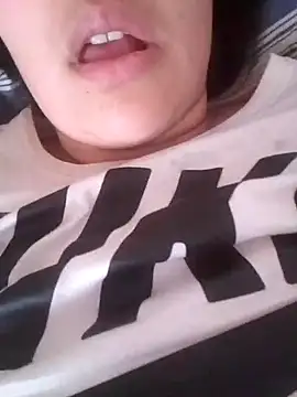 Snapshot of Michellematto chatting on September 10, 2025, 2:06 pm Michellematto online show from September 10, 2025, 2:06 pm
