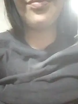 Snapshot of Michellematto chatting on September 30, 2025, 11:32 pm Michellematto online show from September 30, 2025, 11:32 pm
