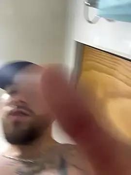 Ades Lowe online show from October 26, 2025, 1:22 am