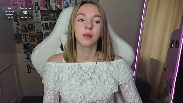 NessaDiazz online show from October 2, 2025, 1:34 am