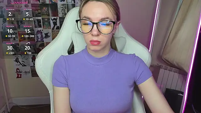 NessaDiazz online show from October 14, 2025, 1:17 am