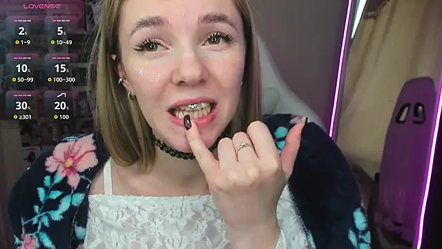 NessaDiazz online show from October 16, 2025, 1:06 am