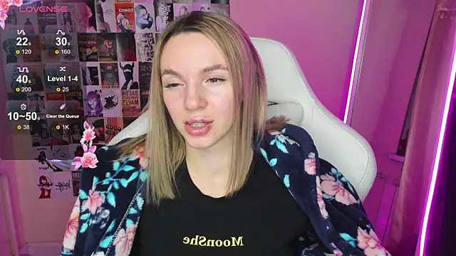 NessaDiazz online show from October 25, 2025, 11:54 pm