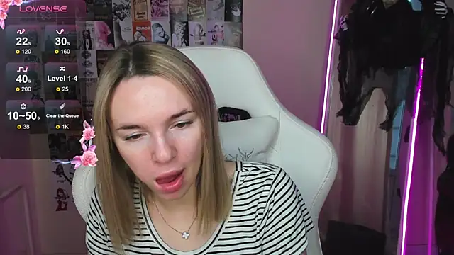 NessaDiazz online show from October 30, 2025, 1:29 am