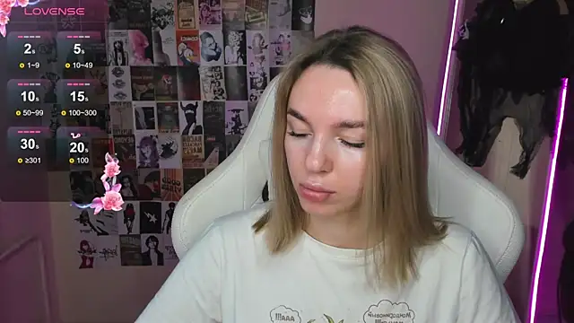 NessaDiazz online show from October 31, 2025, 1:28 am