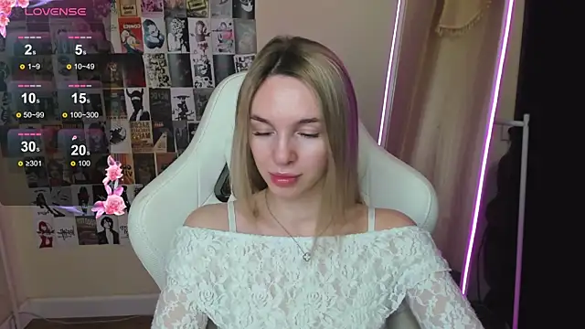 NessaDiazz online show from November 7, 2025, 1:05 am