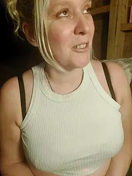 Snapshot of Bouncy-Bella28X chatting on October 11, 2025, 9:46 pm Bouncy-Bella28X online show from October 11, 2025, 9:46 pm