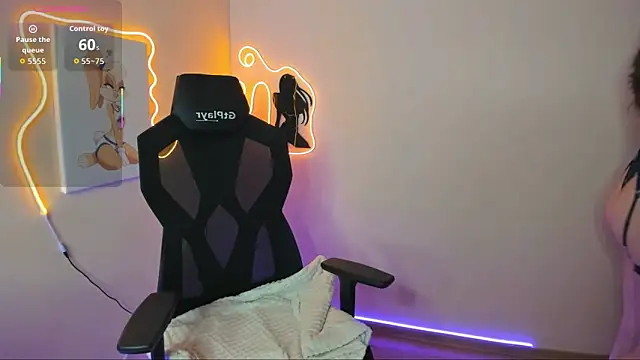 ShalinaMontana online show from October 18, 2025, 3:13 pm