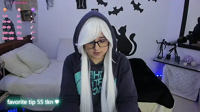 Cherry blush  online show from October 30, 2025, 7:47 pm