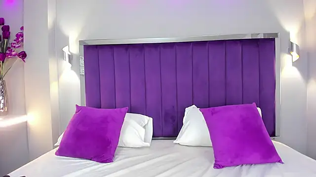 QetziaStoun online show from September 30, 2025, 5:18 pm