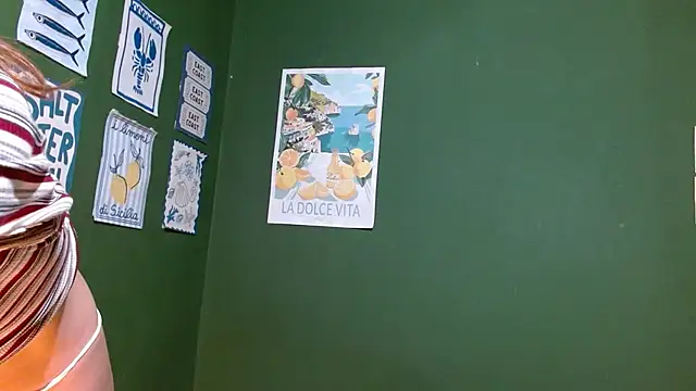 Roxiehood online show from December 3, 2025, 9:35 pm