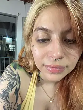 Snapshot of YunoRose_ chatting on May 29, 2026, 3:15 am YunoRose online show from May 29, 2026, 3:15 am