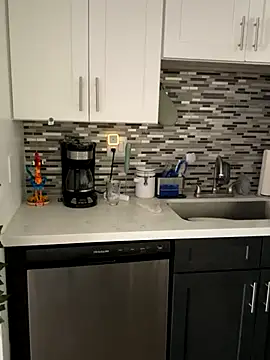 Alix Valentine online show from October 1, 2025, 9:21 pm