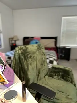 Snapshot of Alix_Valentine chatting on February 19, 2026, 3:52 pm Alix Valentine online show from February 19, 2026, 3:52 pm