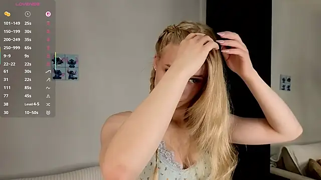Snapshot of Emma_Frosty chatting on July 18, 2026, 11:41 pm Emma Frosty online show from July 18, 2026, 11:41 pm