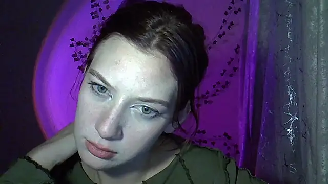 Snapshot of Lily_Ember chatting on October 16, 2025, 10:11 pm Lily Ember online show from October 16, 2025, 10:11 pm