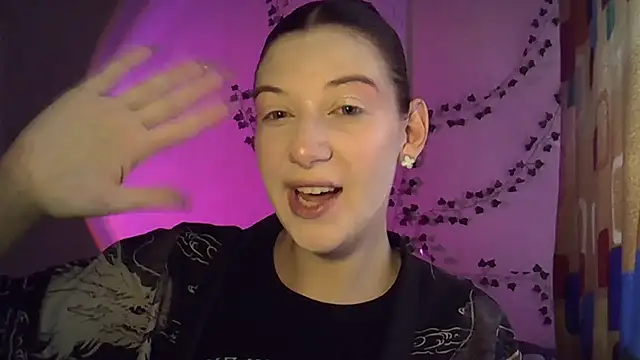 Snapshot of Lily_Ember chatting on October 17, 2025, 10:18 am Lily Ember online show from October 17, 2025, 10:18 am