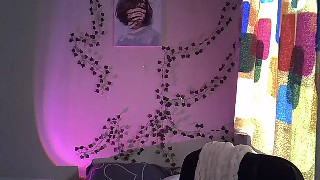 Snapshot of Lily_Ember chatting on October 23, 2025, 10:36 am Lily Ember online show from October 23, 2025, 10:36 am