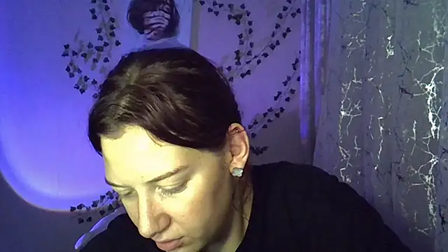 Snapshot of Lily_Ember chatting on November 2, 2025, 6:21 pm Lily Ember online show from November 2, 2025, 6:21 pm