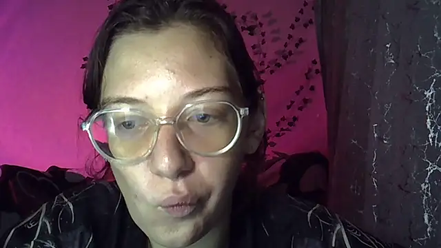 Snapshot of Lily_Ember chatting on November 3, 2025, 7:48 pm Lily Ember online show from November 3, 2025, 7:48 pm