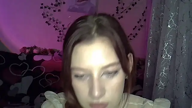 Snapshot of Lily_Ember chatting on November 17, 2025, 5:08 pm Lily Ember online show from November 17, 2025, 5:08 pm