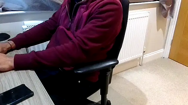 Snapshot of rogamuffin chatting on February 28, 2026, 2:01 am rogamuffin online show from February 28, 2026, 2:01 am