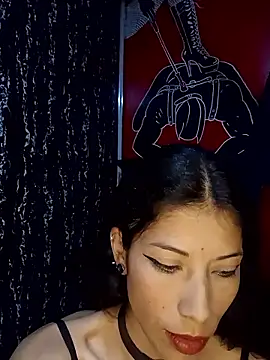 Snapshot of damian_and_tiana chatting on October 21, 2025, 4:35 am damian and tiana online show from October 21, 2025, 4:35 am