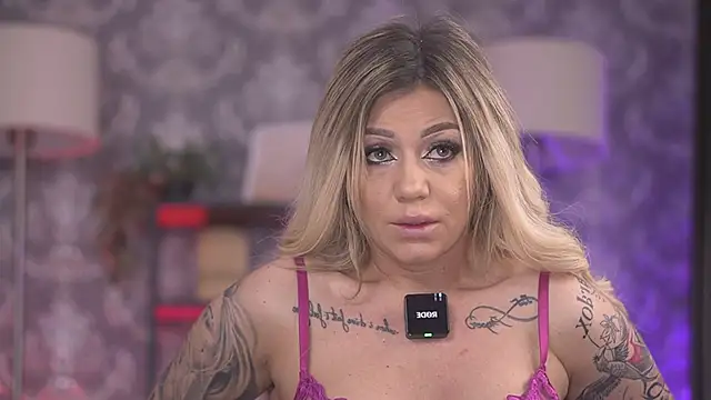 Snapshot of AlmaVelia chatting on February 2, 2026, 10:08 pm AlmaVelia online show from February 2, 2026, 10:08 pm