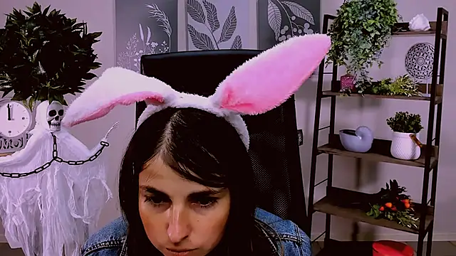 Snapshot of MartaEdams chatting on October 28, 2025, 6:17 am MartaEdams online show from October 28, 2025, 6:17 am