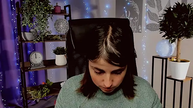 MartaEdams online show from December 16, 2025, 6:18 am